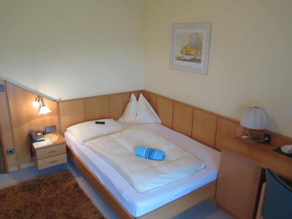 Beautyfarm Landhaus Servus Velden am Woerthersee Room photo